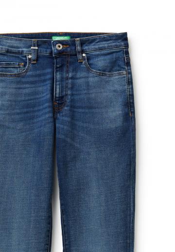 Клешеные джинсы