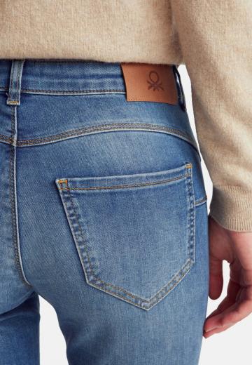 Узкие джинсы