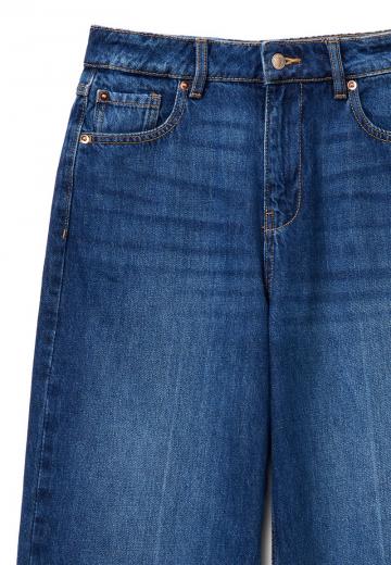 Прямые джинсы