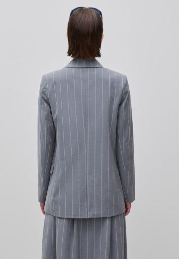 Короткое пальто