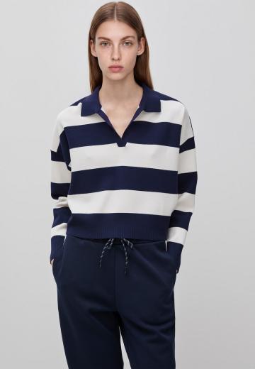 Пуловер в полоску