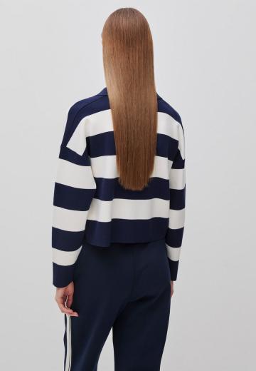 Пуловер в полоску