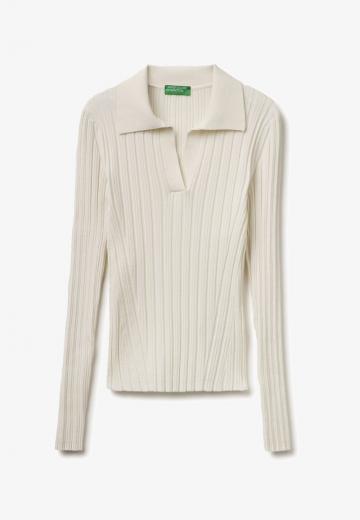 Пуловер с воротником поло