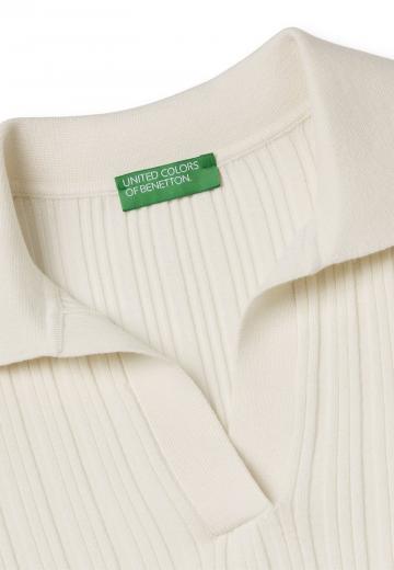 Пуловер с воротником поло