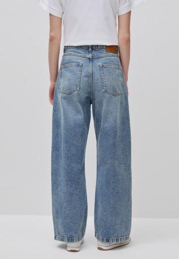 Клешеные джинсы