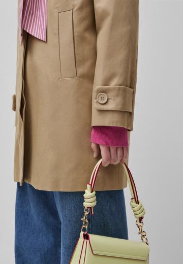 Короткое пальто