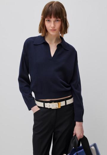 Пуловер с вырезом V