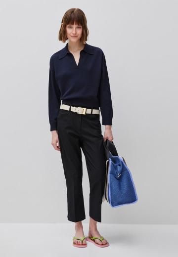 Пуловер с вырезом V