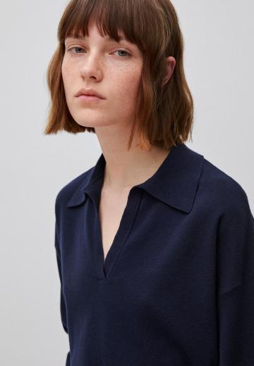 Пуловер с вырезом V