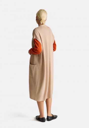 Длинный жилет