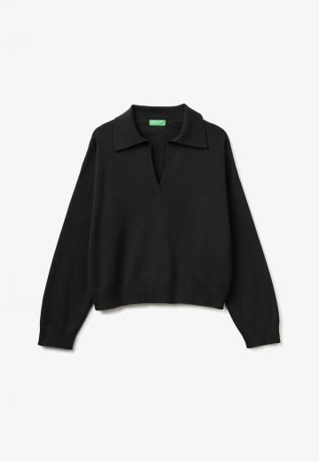 Пуловер с вырезом V