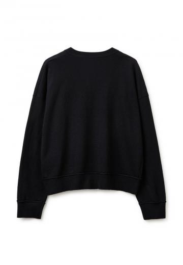 Пуловер с вырезом V