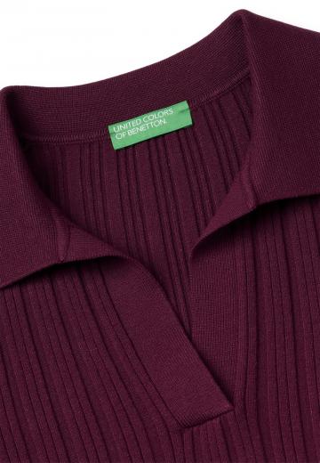 Пуловер с вырезом V