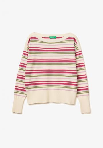Пуловер в полоску
