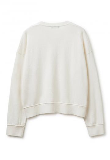 Пуловер с вырезом V