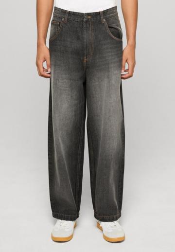 Свободные джинсы