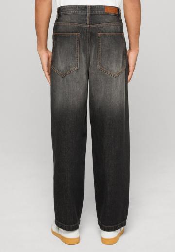 Свободные джинсы