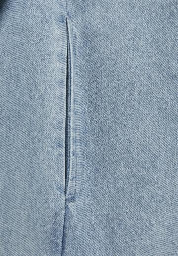 Джинсовый комбинезон