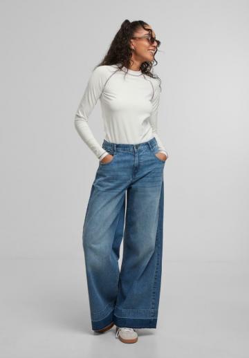 Клешеные джинсы