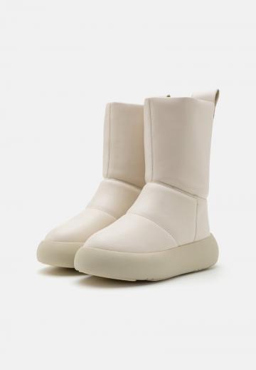 Зимние ботинки