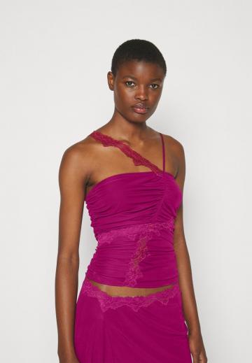 Топ на бретельках