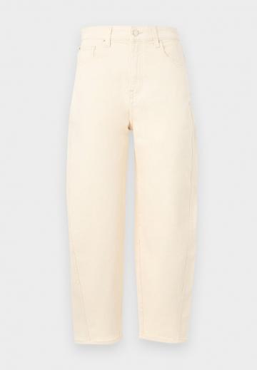 Свободные джинсы