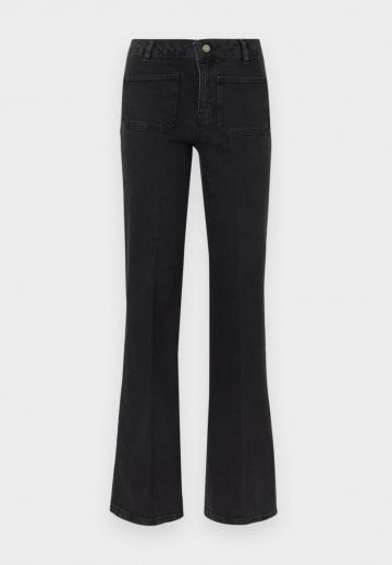 Клешеные брюки