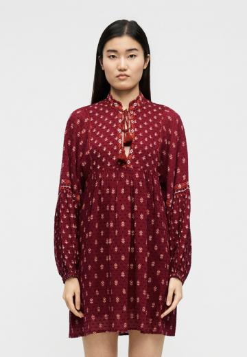 Короткое платье