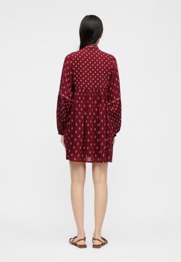 Короткое платье