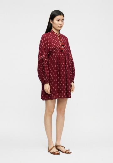 Короткое платье