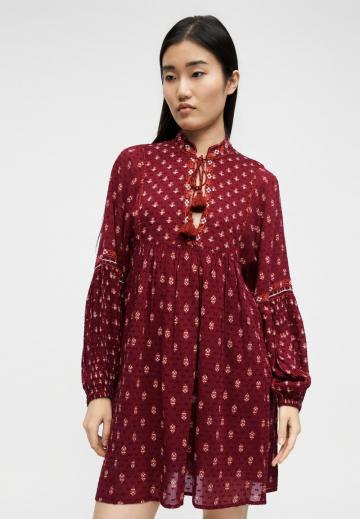 Короткое платье