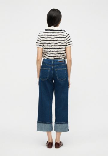 Короткие джинсы