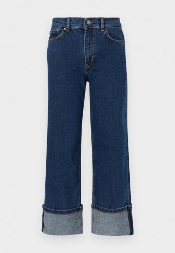 Короткие джинсы