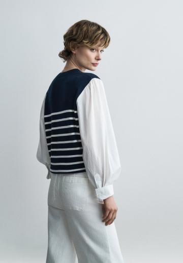 Пуловер в полоску