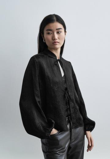 Атласная блузка