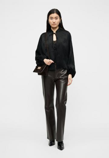 Атласная блузка