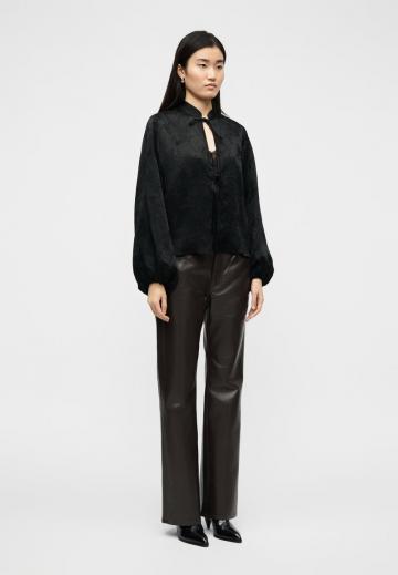 Атласная блузка
