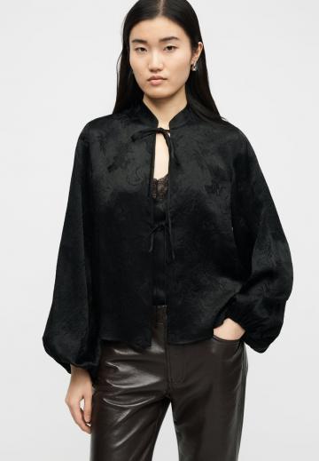 Атласная блузка