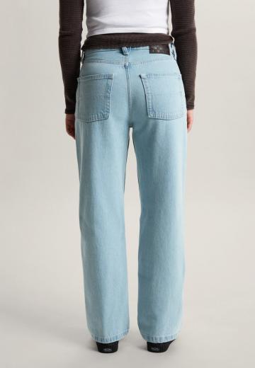 Прямые джинсы