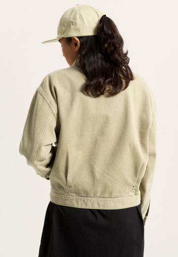 Куртка с накладнымит карманами