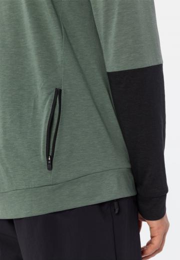 Спортивная кофта