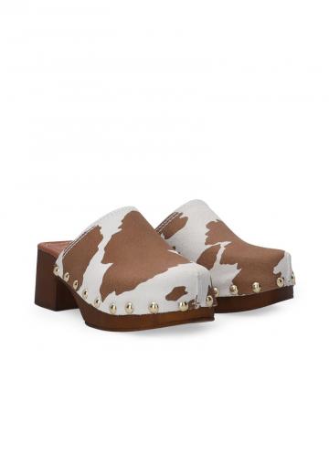 Босоножки на каблуке