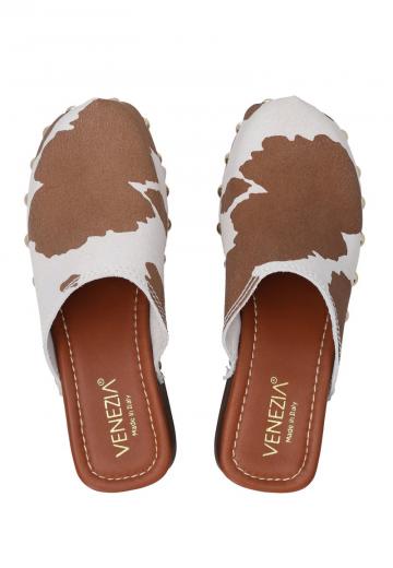 Босоножки на каблуке