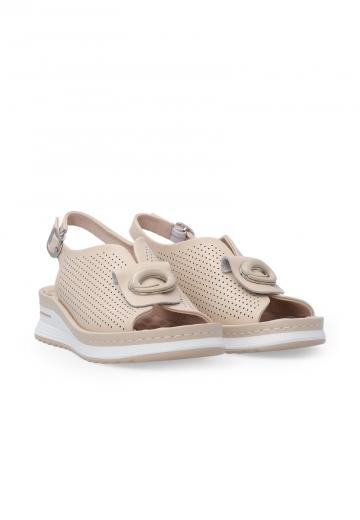 Босоножки на танкетке