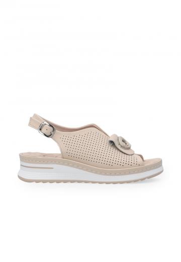 Босоножки на танкетке