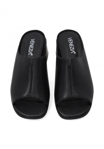 Босоножки на каблуке