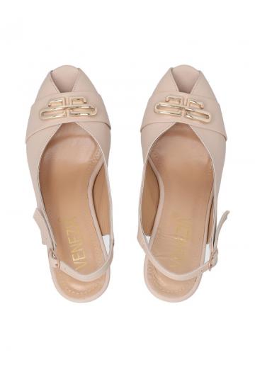 Туфли с открытым носом