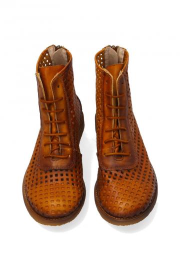 Ботинки на шнуровке