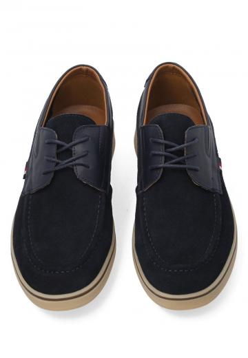 Ботинки на шнуровке