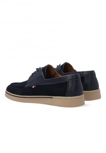 Ботинки на шнуровке